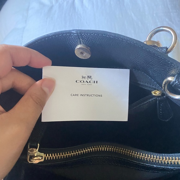 Preloved Leather Coach Shoulder Purse - Picture 7 of 8